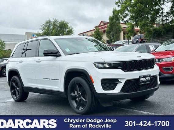 JEEP GRAND CHEROKEE 2023 1C4RJHAGXPC504725 image